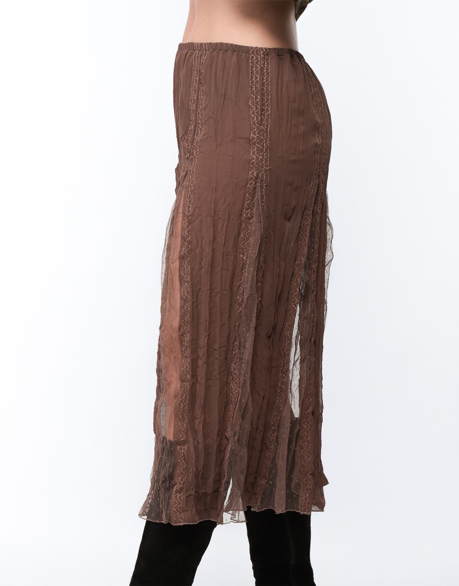 Hollow pleated skirt in embossed silk and brown spirit point tulle